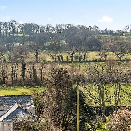 With Amazing Terrace, 10 Guests 5 Bedroom Apartmán