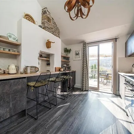 Apartmán With Amazing Terrace, 10 Guests 5 Bedroom